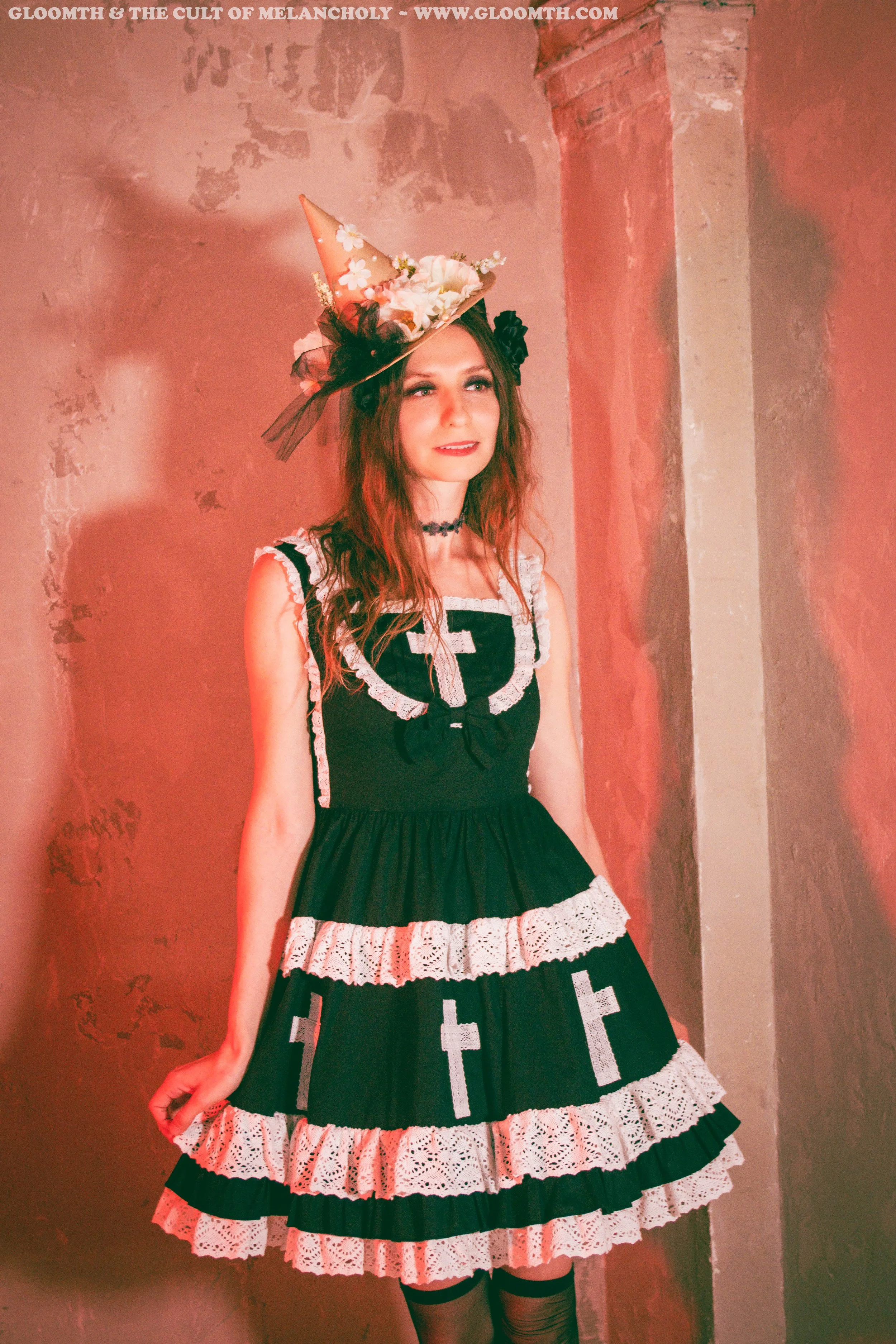 2012s 希少 BABY ドットリボンコート Lolita ロリータ Church Gothic Lolita Jumperskirt with Lace Crosses — Gloomth
